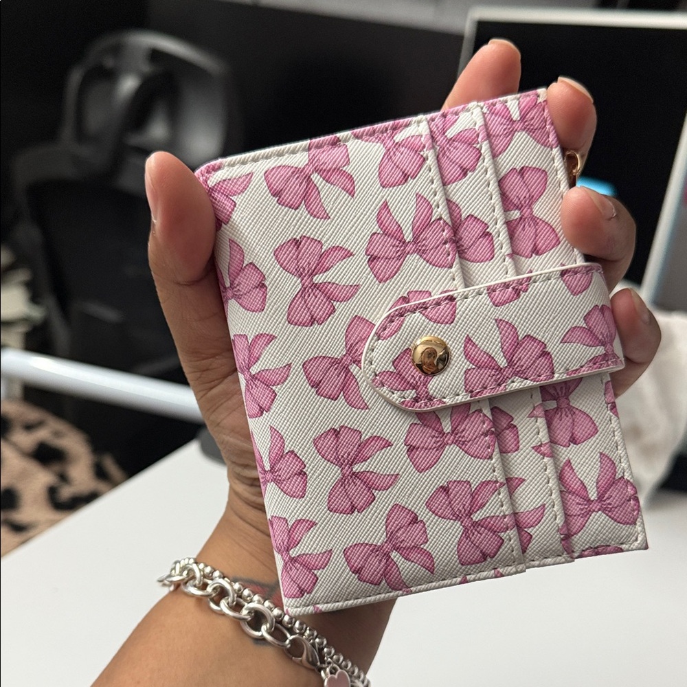 Pink bow Wallet with Keychain - Picture 6 of 6